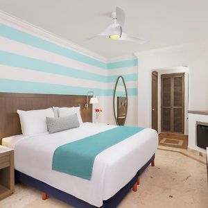 Standard 1 King Bed
